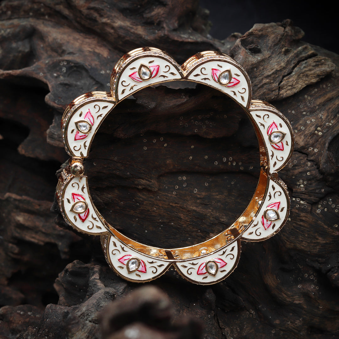 Gold Finished Square Cut Kundan Polki Kada